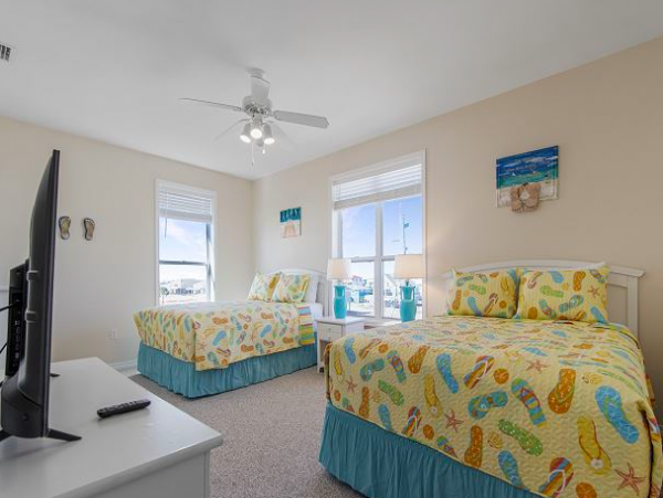 Four Bedroom- 3 bathroom Gulf front Home in Navarre