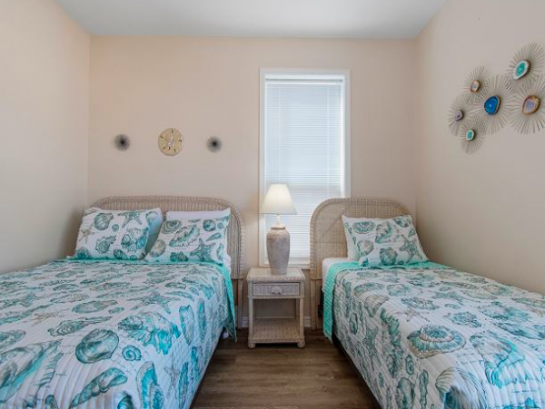 Four Bedroom- 3 bathroom Gulf front Home in Navarre