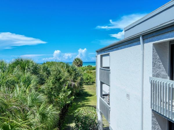 Beachfront Three Bedroom Condo Sleeps Eight Guests
