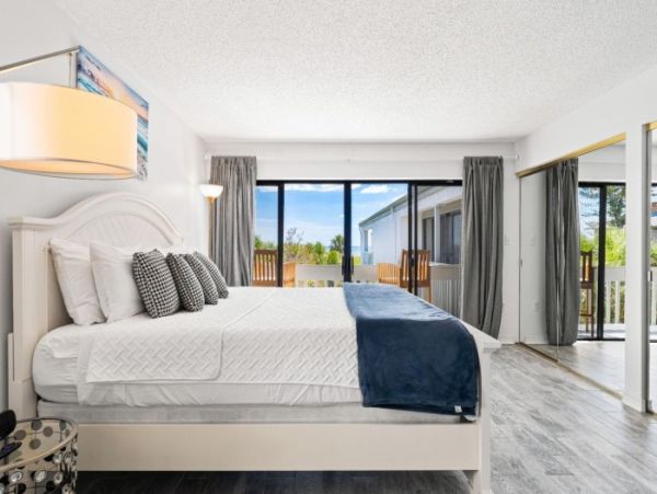 Beachfront Three Bedroom Condo Sleeps Eight Guests