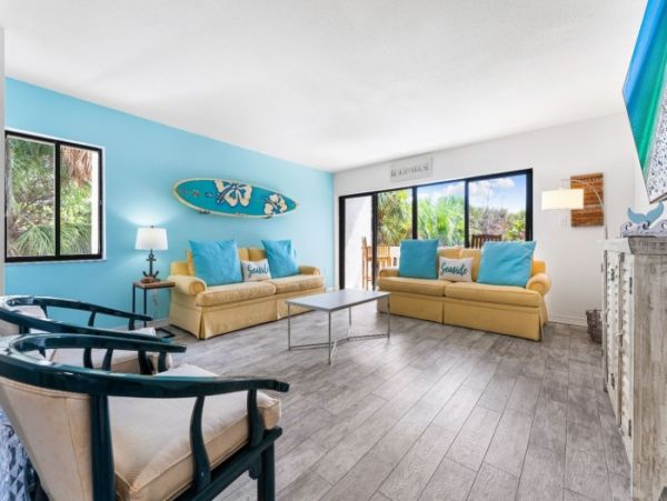 Beachfront Three Bedroom Condo Sleeps Eight Guests