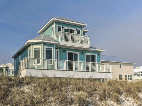 Stunning Three bedroom Beach Home Wonderful Views of the Water