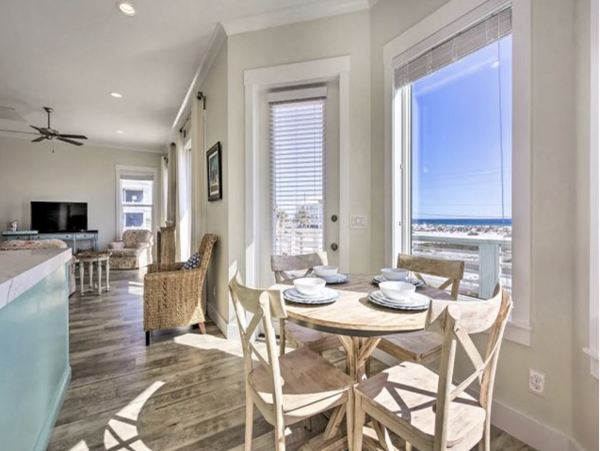 Stunning Three bedroom Beach Home Wonderful Views of the Water