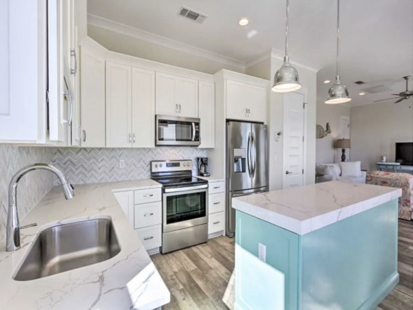 Stunning Three bedroom Beach Home Wonderful Views of the Water