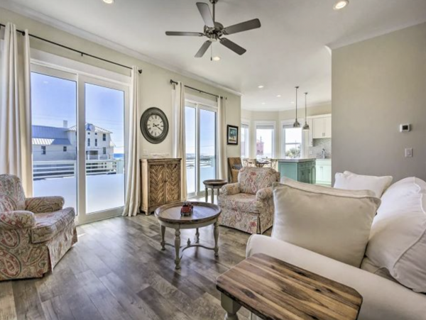 Stunning Three bedroom Beach Home Wonderful Views of the Water