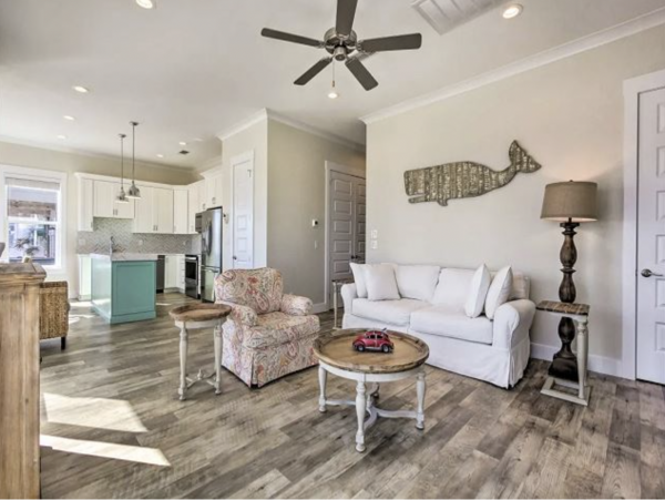 Stunning Three bedroom Beach Home Wonderful Views of the Water
