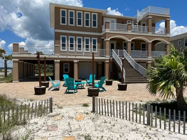 Navarre Vacation Home With Four Bedrooms & Gulf Views