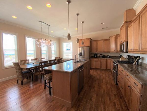 Navarre Vacation Home With Four Bedrooms & Gulf Views
