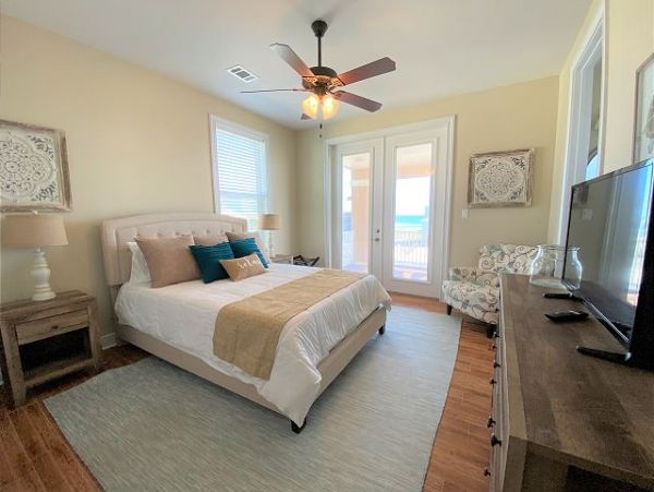 Navarre Vacation Home With Four Bedrooms & Gulf Views