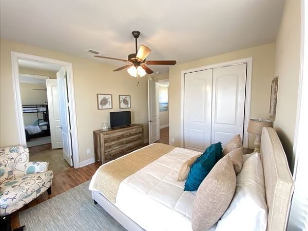Navarre Vacation Home With Four Bedrooms & Gulf Views