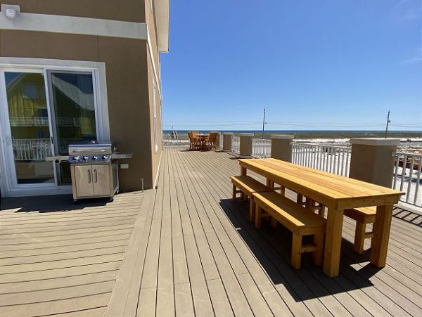 Navarre Vacation Home With Four Bedrooms & Gulf Views