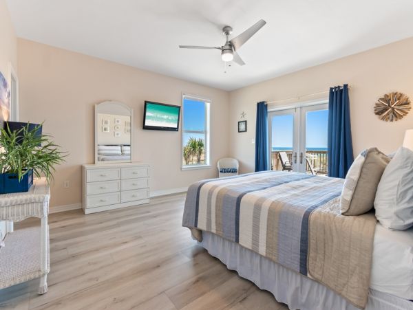 Beachfront Luxury Vacation Home in Navarre Beach