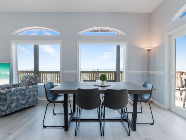 Beachfront Luxury Vacation Home in Navarre Beach