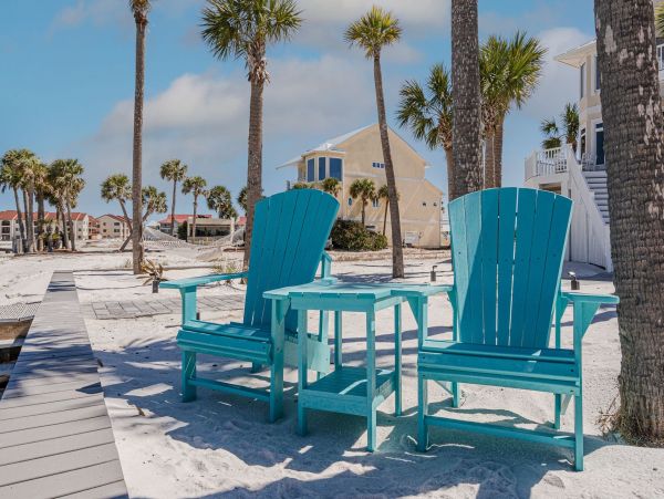 Wonderful Beach House with Water View and 5 Bedrooms