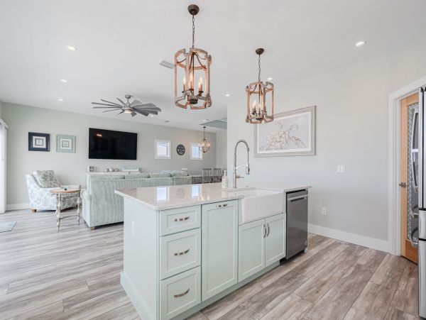 Beautiful 4 Bedroom Vacation Home in Navarre Beach