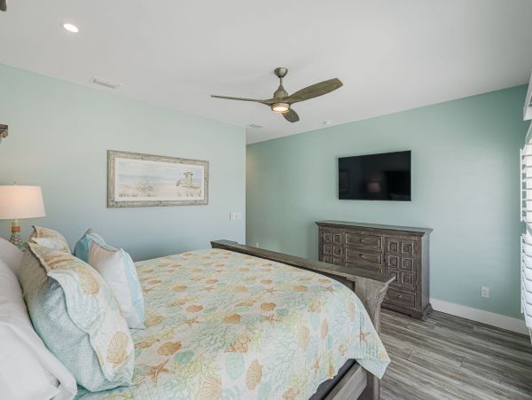 Beautiful 4 Bedroom Vacation Home in Navarre Beach