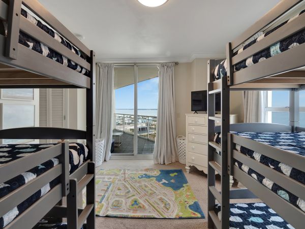 Luxurious Gulf Coast Condo with Stunning Views Navarre Beach Retreat