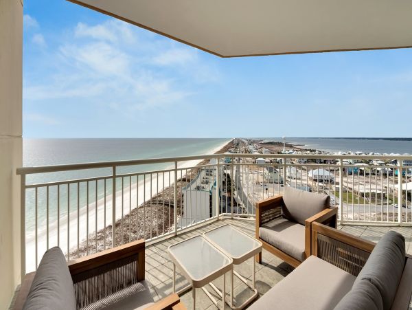 Luxurious Gulf Coast Condo with Stunning Views Navarre Beach Retreat