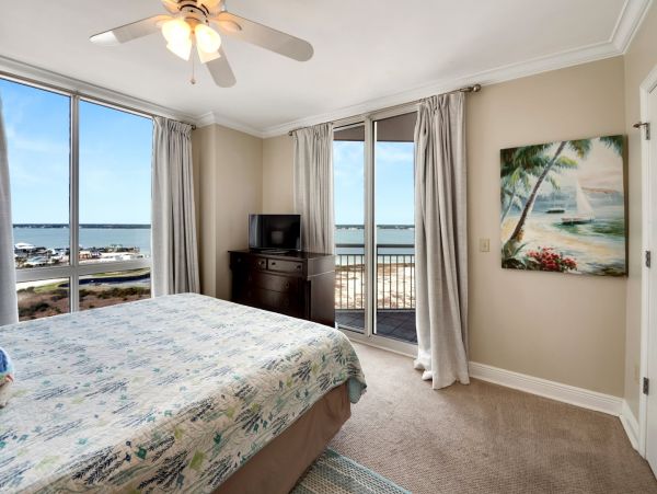 Luxurious Gulf Coast Condo with Stunning Views Navarre Beach Retreat