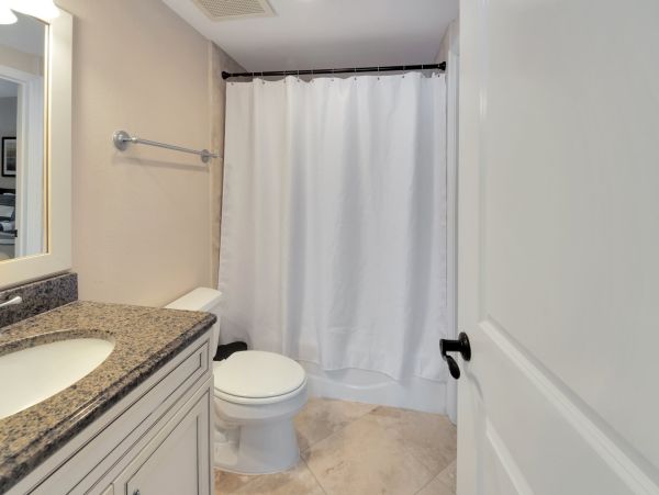 Navarre Beach Vacation Rental - Gulf Front Condo with Balcony & Pools