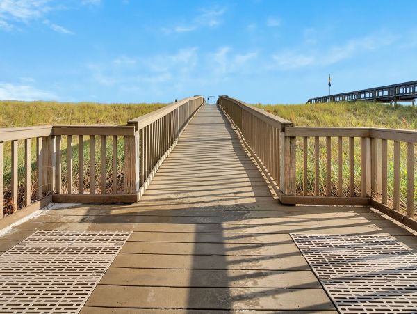 Navarre Beach Vacation Rental - Gulf Front Condo with Balcony & Pools