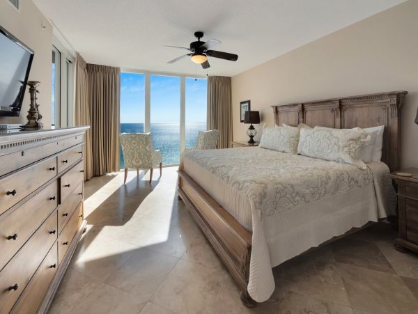 Navarre Beach Vacation Rental - Gulf Front Condo with Balcony & Pools