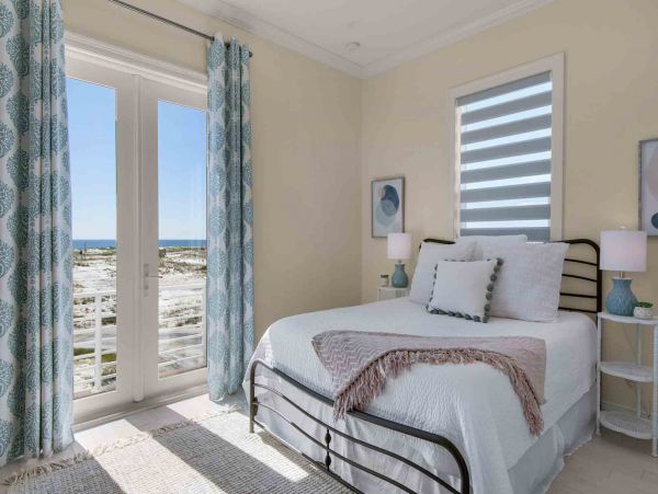 Exclusive Navarre beachfront House