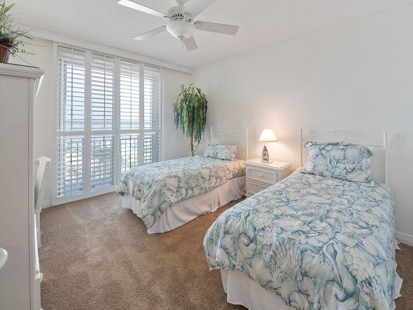 Navarre Beach Vacation Rental - Gulf Front Condo with Pool & Balcony