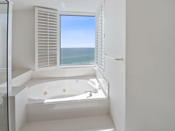 Navarre Beach Vacation Rental - Gulf Front Condo with Pool & Balcony