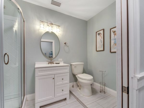 Stunning Navarre Beach Waterfront Home for Large Groups