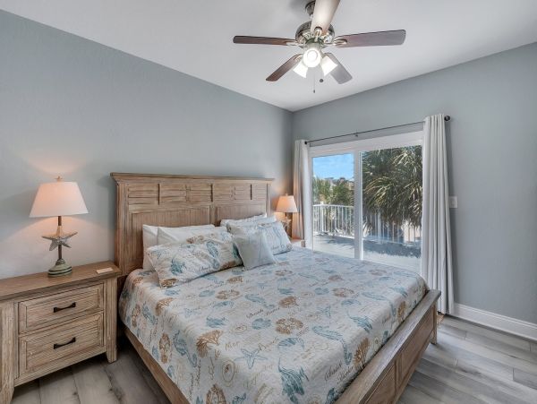 Stunning Navarre Beach Waterfront Home for Large Groups