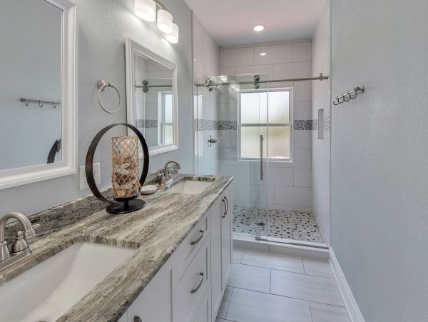 Stunning Navarre Beach Waterfront Home for Large Groups