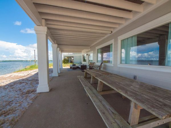 Stunning Navarre Beach Waterfront Home for Large Groups