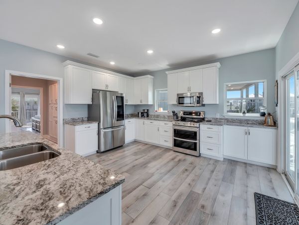 Stunning Navarre Beach Waterfront Home for Large Groups