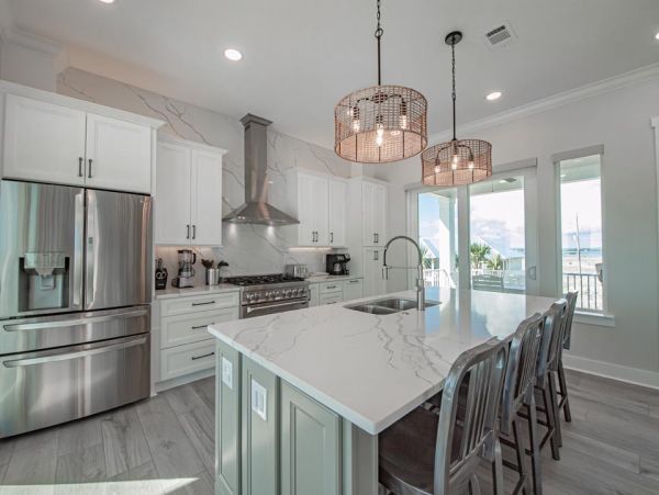 Luxury Gulf Coast Vacation Rental 7-Bedroom Beachfront Estate with Pool