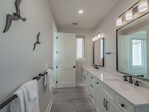 Luxury Gulf Coast Vacation Rental 7-Bedroom Beachfront Estate with Pool
