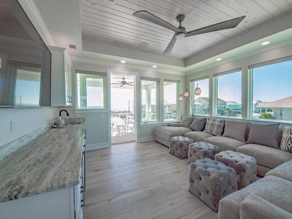 Luxury Gulf Coast Vacation Rental 7-Bedroom Beachfront Estate with Pool