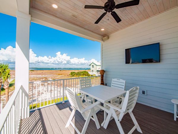 Luxury Gulf Coast Vacation Rental 7-Bedroom Beachfront Estate with Pool