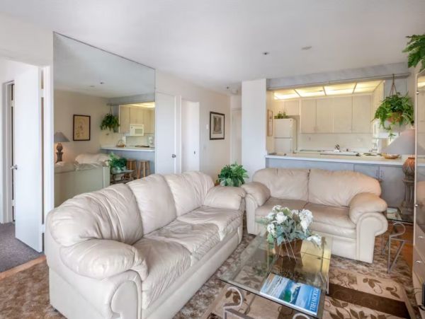 Oceanfront Two Bedroom Vacation Rental in Pacific Beach