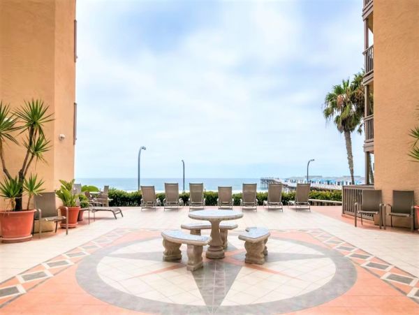 Oceanfront Two Bedroom Vacation Rental in Pacific Beach