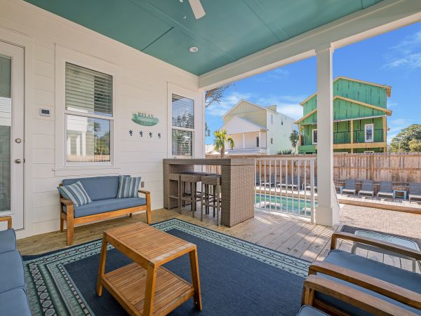 Destin Retreat 8 BR with Private Pool Short Walk to Beach