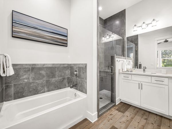 Destin Retreat 8 BR with Private Pool Short Walk to Beach
