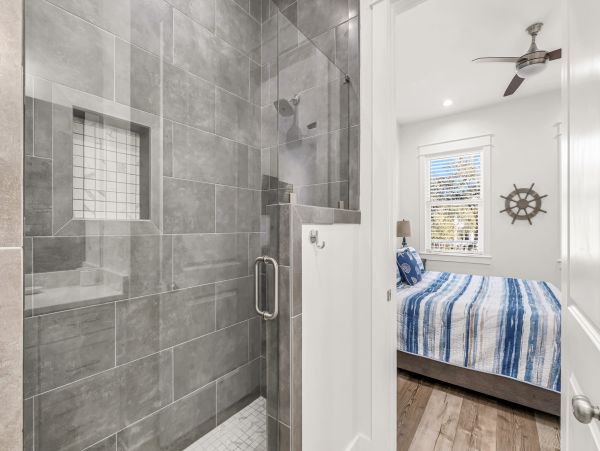 Destin Retreat 8 BR with Private Pool Short Walk to Beach