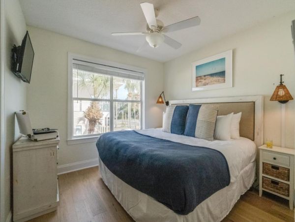 Walk to Beach Destin Vacation Home Eight Bedroom