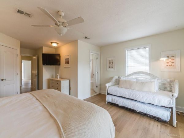 Walk to Beach Destin Vacation Home Eight Bedroom