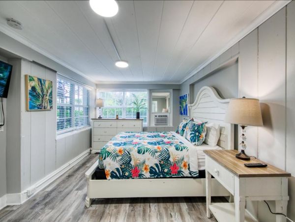 Wilton Manors Vacation Condo Two Bedroom