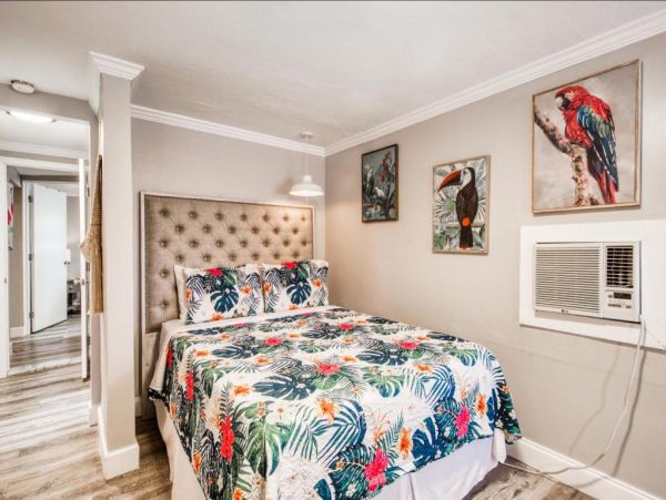 Wilton Manors Vacation Condo Two Bedroom