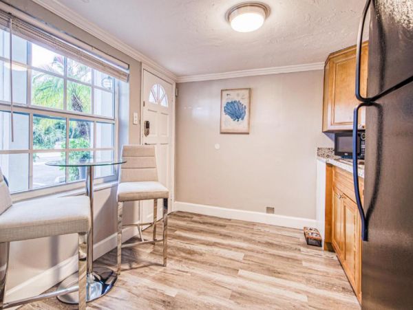 Wilton Manors Vacation Condo Two Bedroom