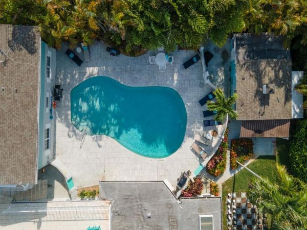 Wilton Manors Vacation Condo Two Bedroom