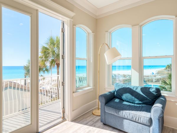 Miramar Vacation Home Five Bedroom Steps to Beach
